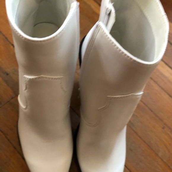 Express White Western Booties - Picture 6 of 6